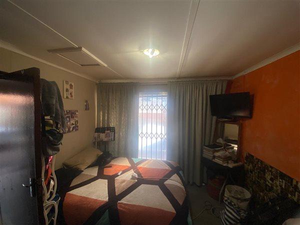 5 Bedroom Property for Sale in Rondevlei Park Western Cape